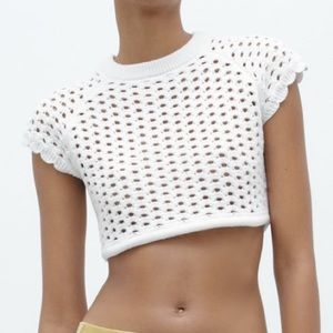 Zara VENTED CROPPED KNIT TOP
